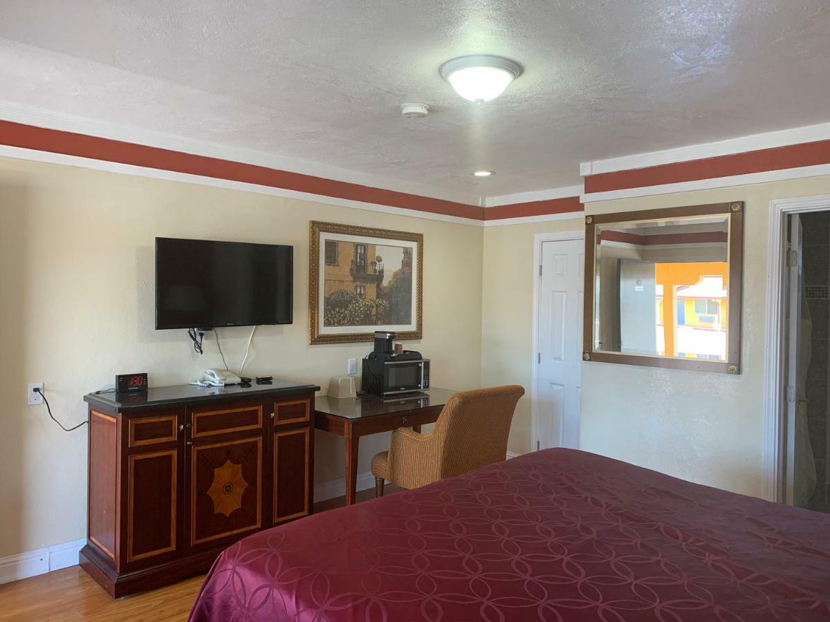 Wagon Wheel Motel Salinas Kültér fotó